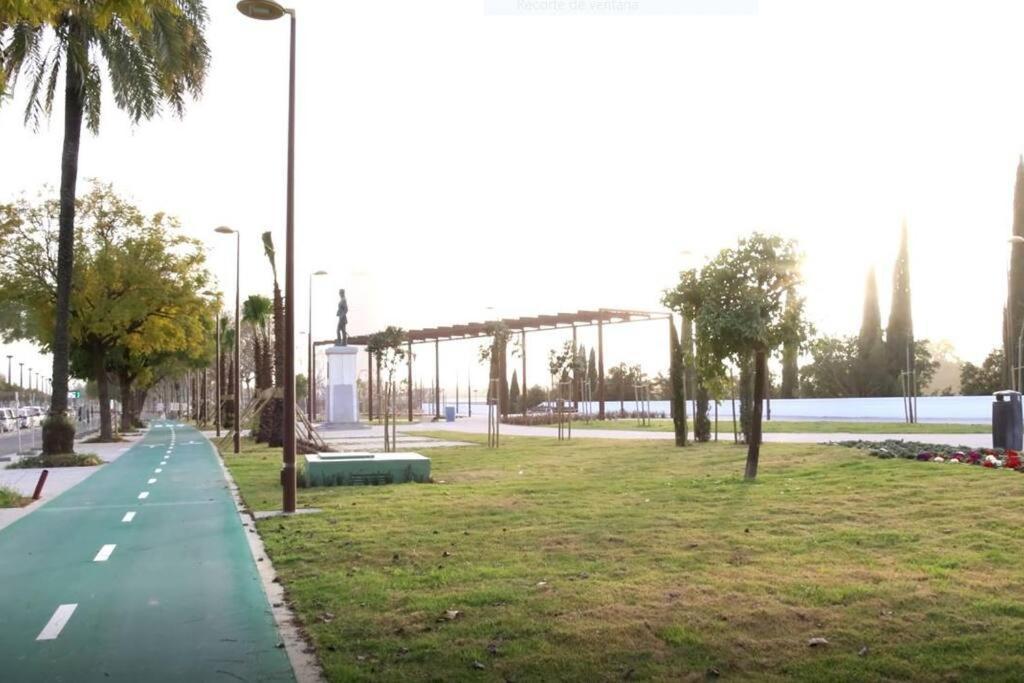 Lumbreras 42 Apartamento, Desayuno De Cortesia, Cerca De Isla Magica Séville